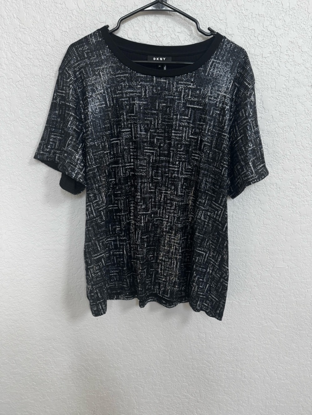 DKNY Black & Gray Short Sleeve sequin Tee with Geometric Texture